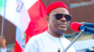 FCT Minister’s spokesperson, Lere Olayinka, dismisses claims that Nyesom Wike approved ₦5bn contracts.
