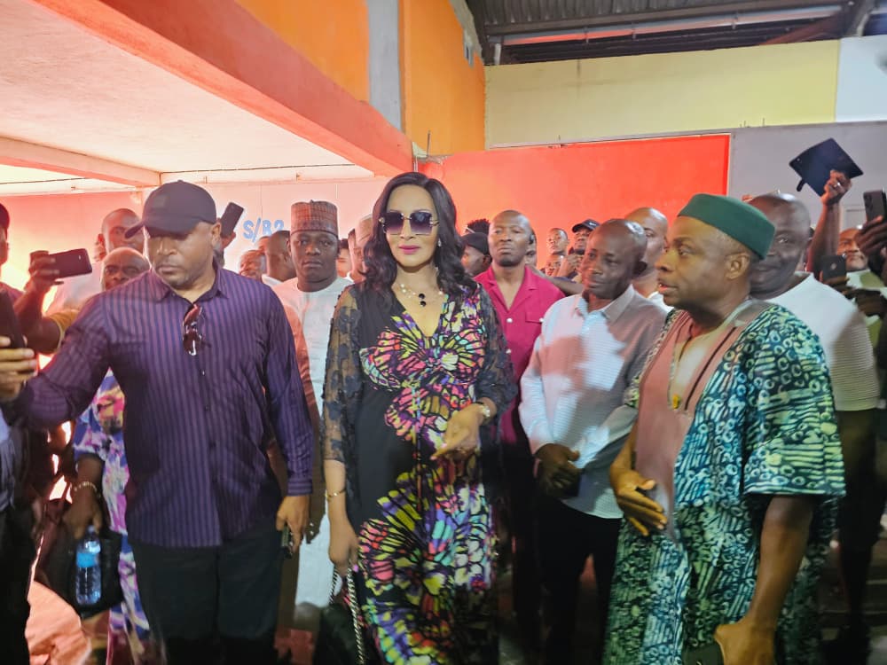 Foreign Affairs Minister Bianca Odumegwu-Ojukwu visits Nigerian auto spare parts market in Luanda, Angola