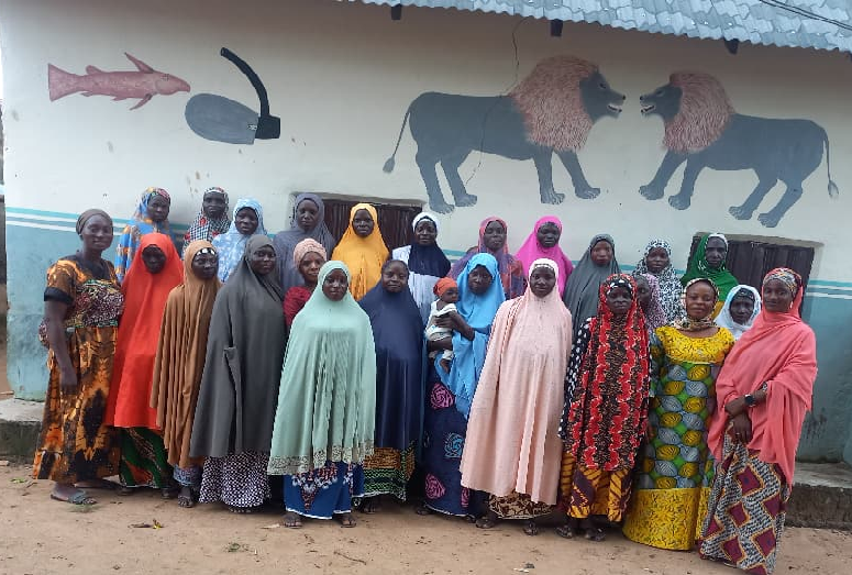 Women participating in a peer education training in Kaida Tsoho community.
